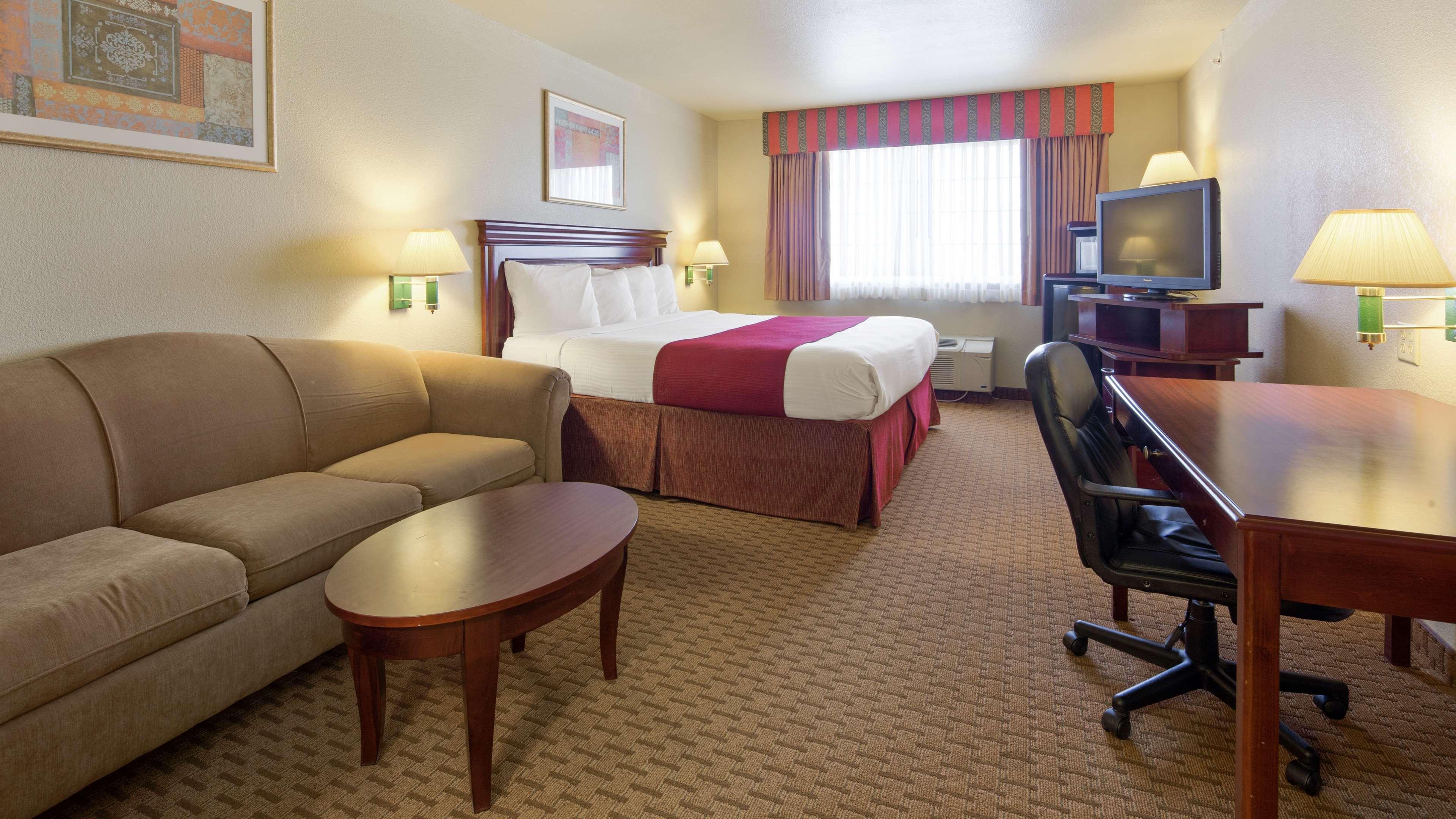 Best Western Plus Pratt Exterior foto