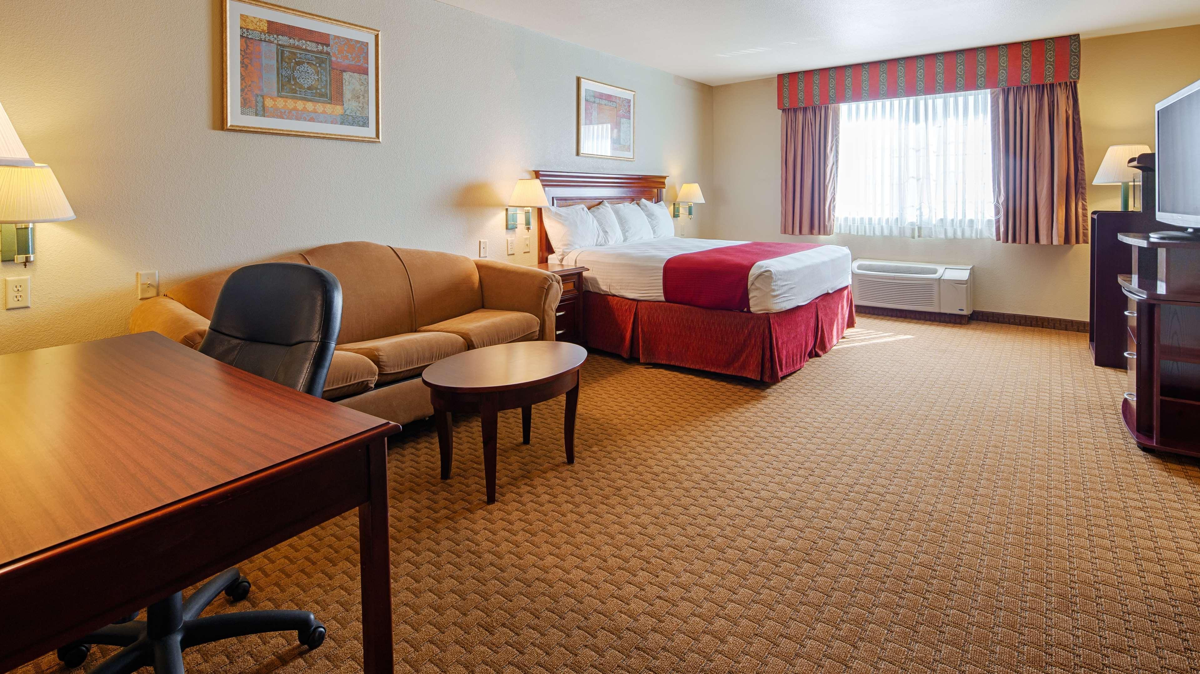 Best Western Plus Pratt Exterior foto