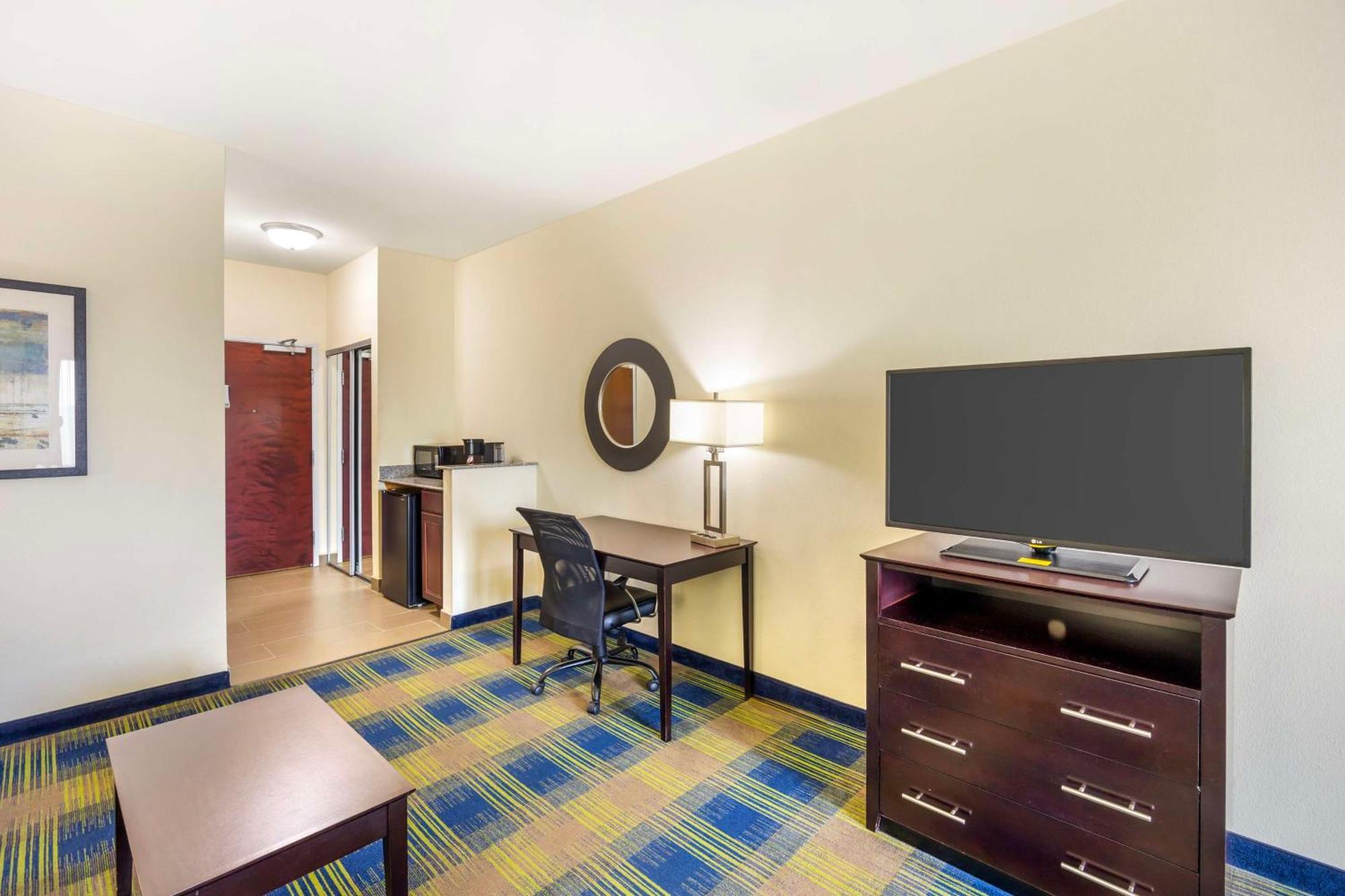 Best Western Plus Pratt Exterior foto