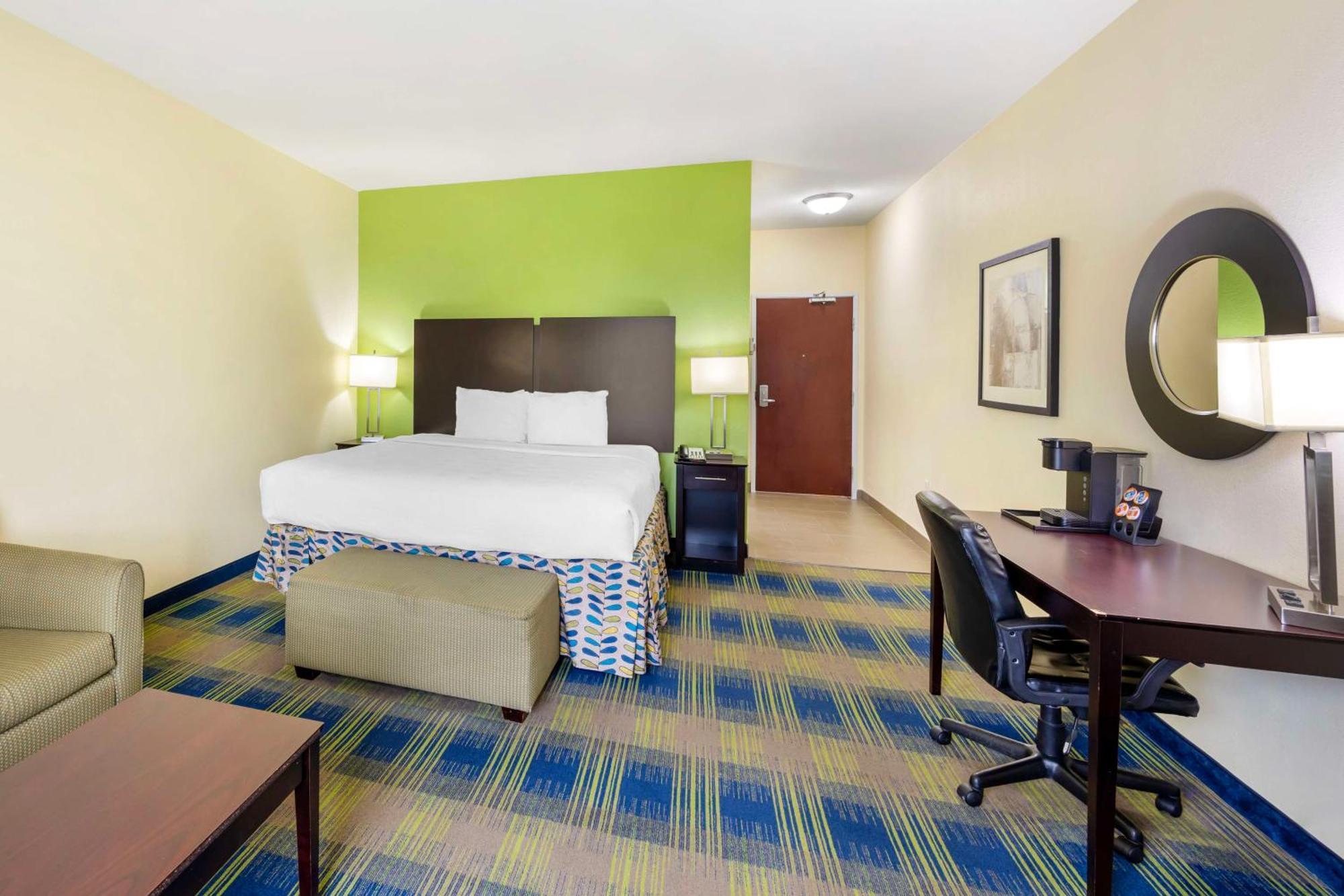 Best Western Plus Pratt Exterior foto