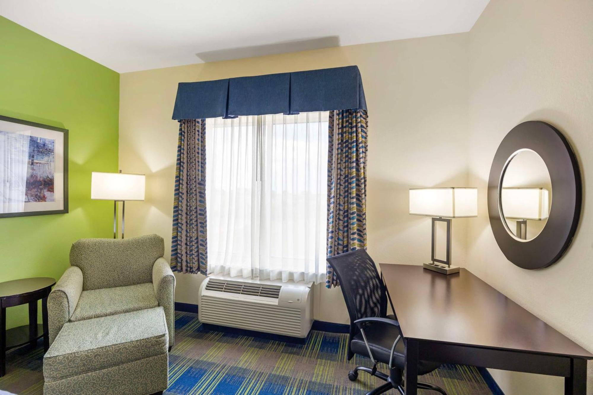 Best Western Plus Pratt Exterior foto