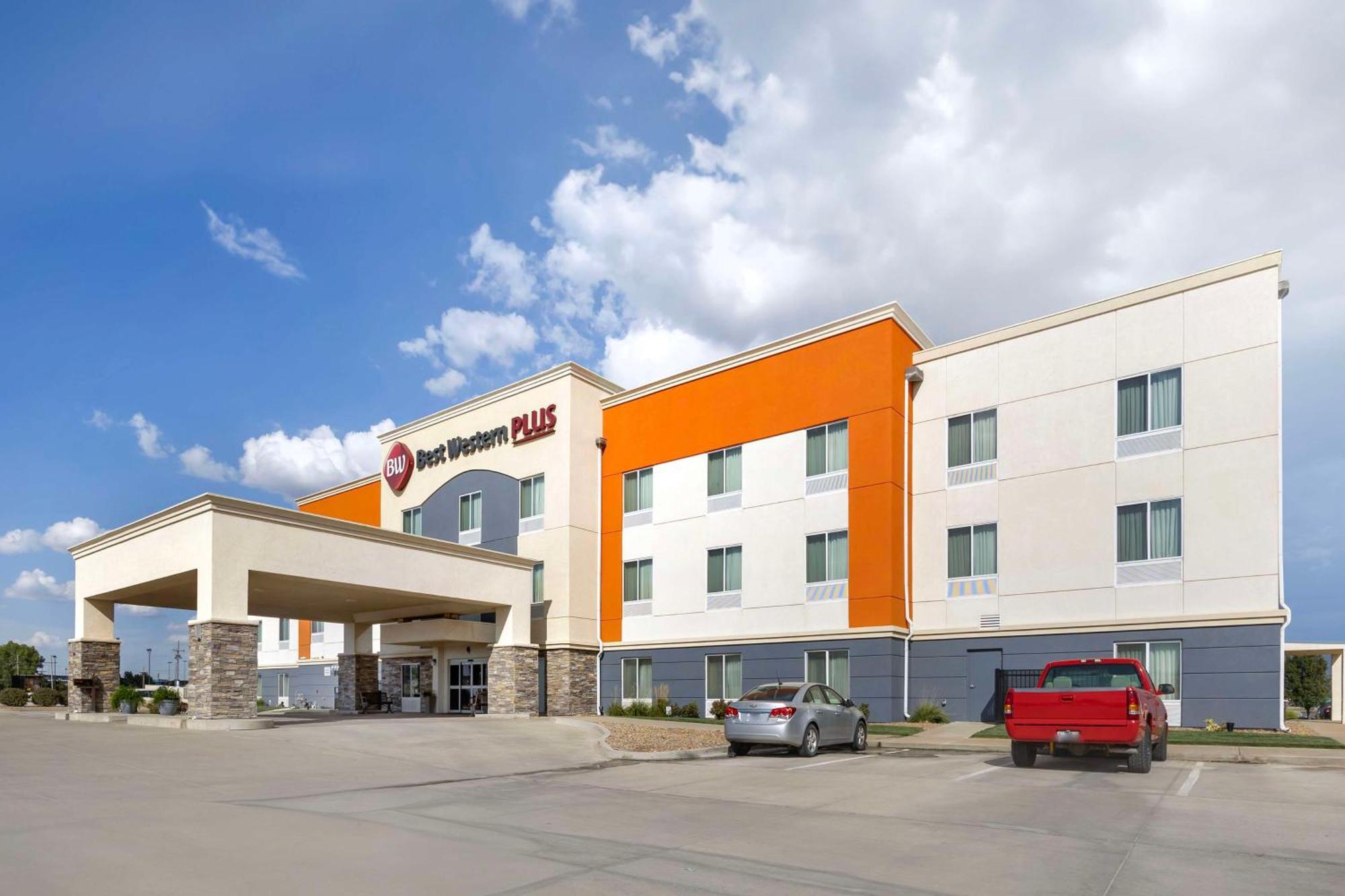 Best Western Plus Pratt Exterior foto