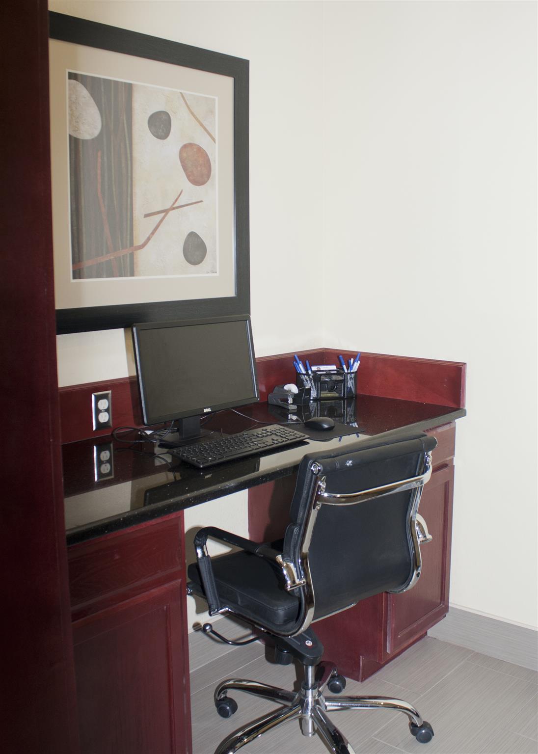 Best Western Plus Pratt Exterior foto